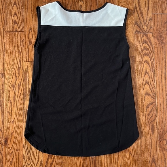 HAZEL MAE Sleeveless Top (in Black/White - Size S) - Picture 4 of 4